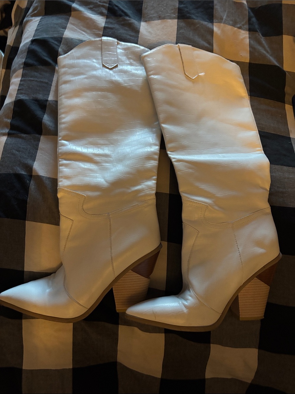 White Women's Mid-Calf Western Boots
